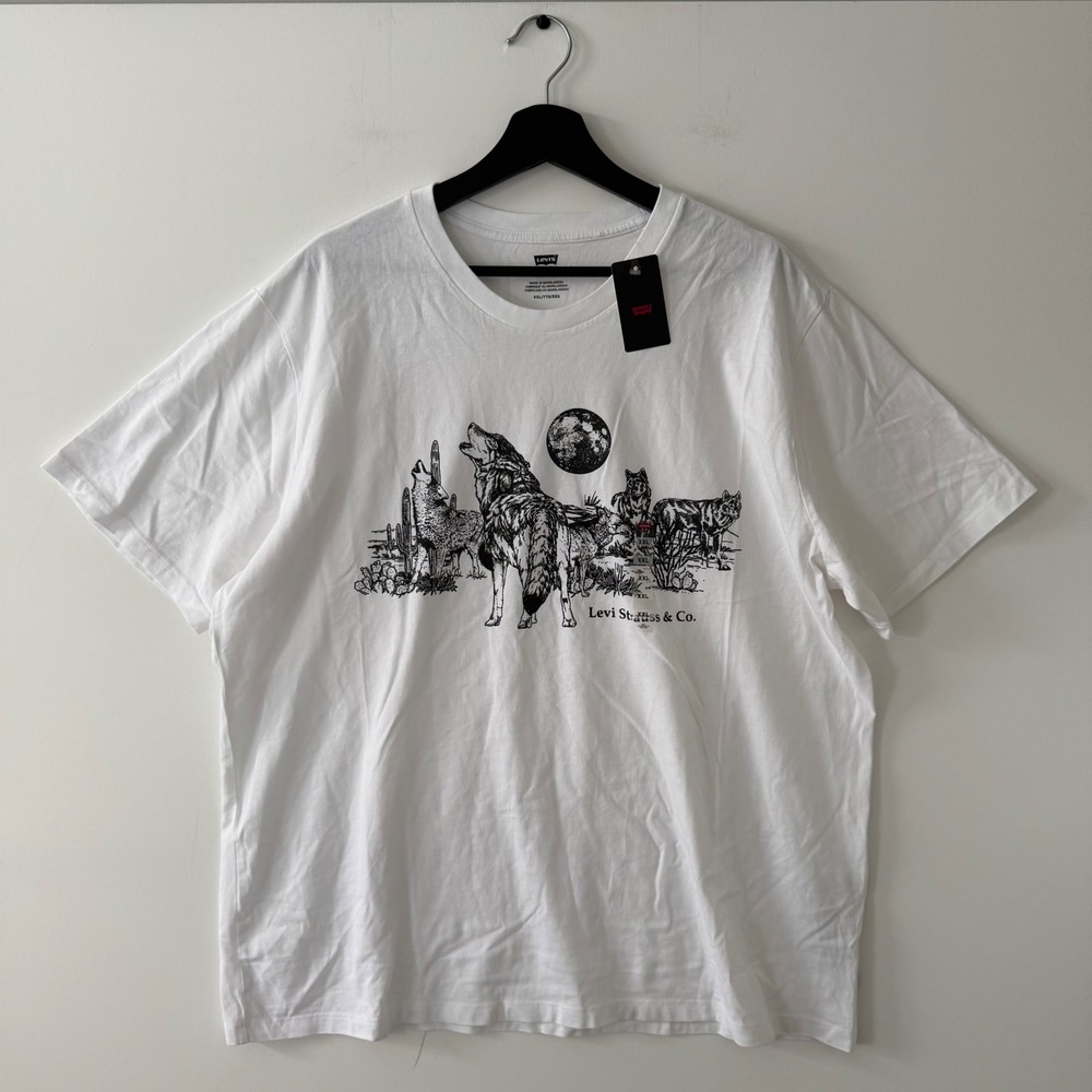 Levis Mens White Howling Wolf Desert Moon Graphic T-Shirt XXL NWT